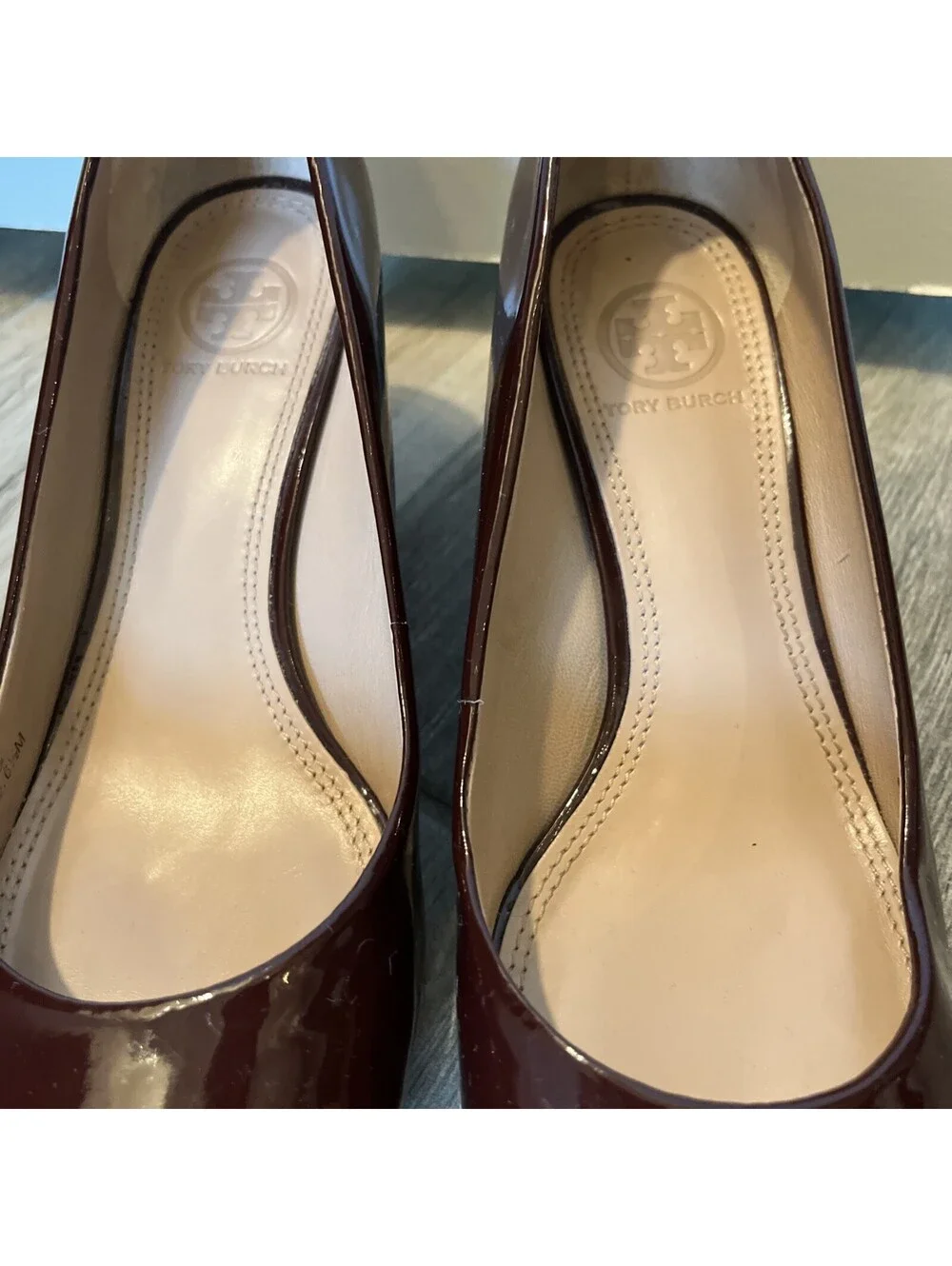 TORY BURCH ASTORIA MAROON RED WEDGE PUMP HEELS SIZE 6.5M